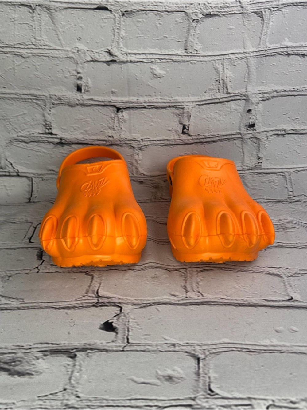 Clawz Unisex Orange Toe-Sculpted EVA Clogs with Heel Strap - Picture 4 of 7
